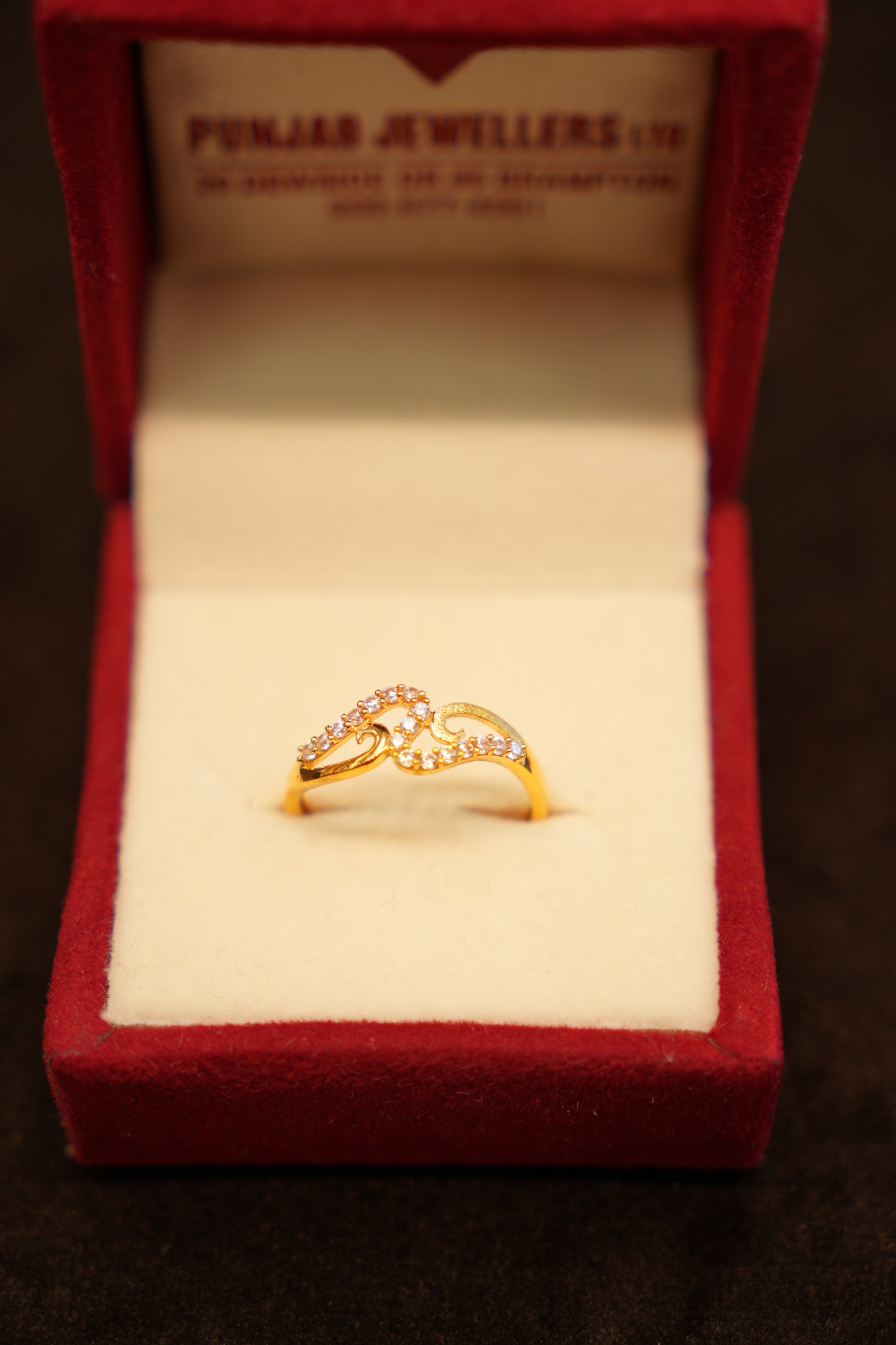 22K Gold Paisley Swirl Ring