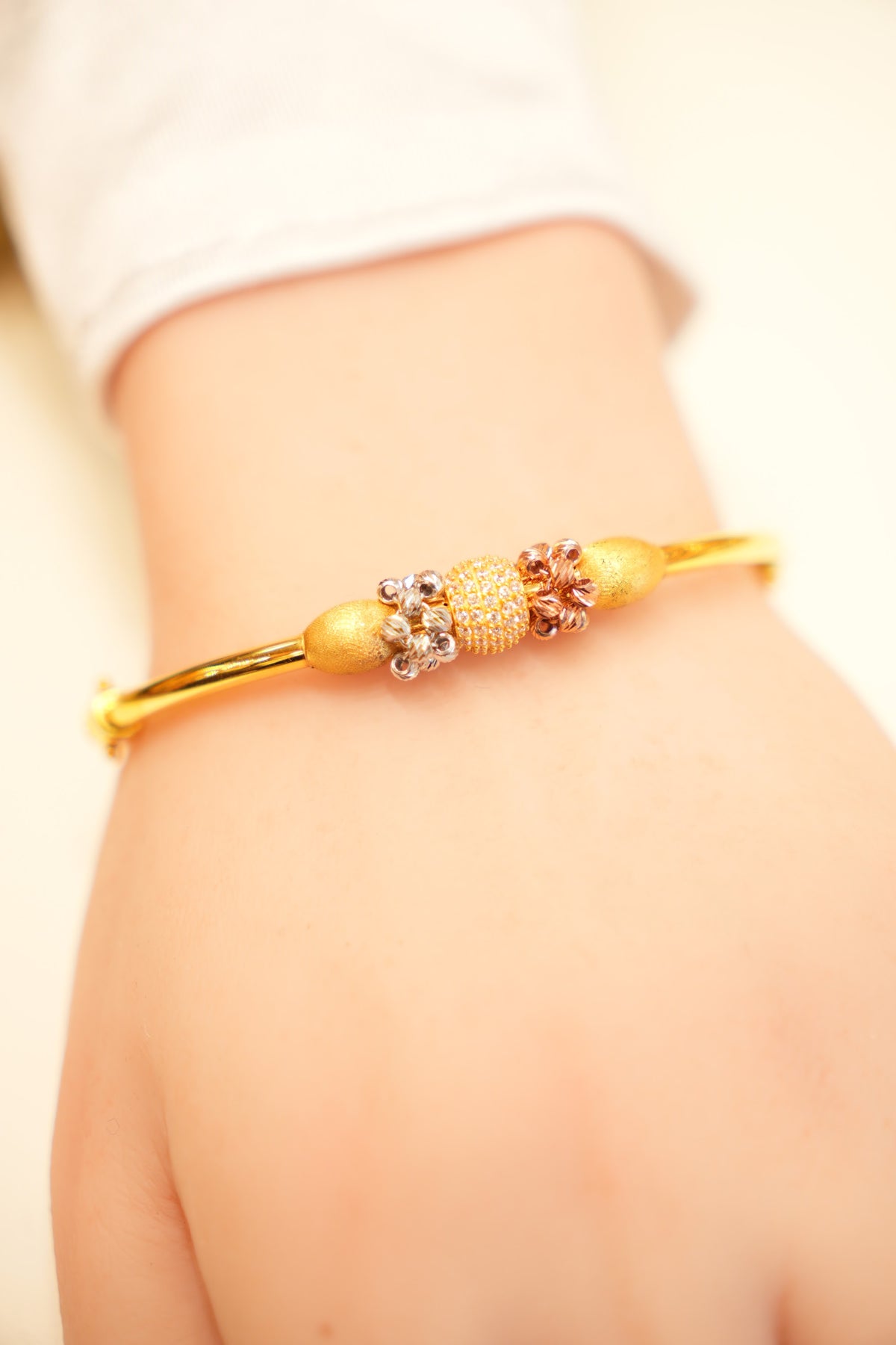 22K Gold Tri-Tone Flower Bangle Bracelet