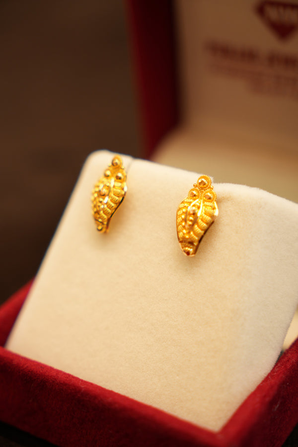 22K Gold Elongated Leaf Stud Earrings