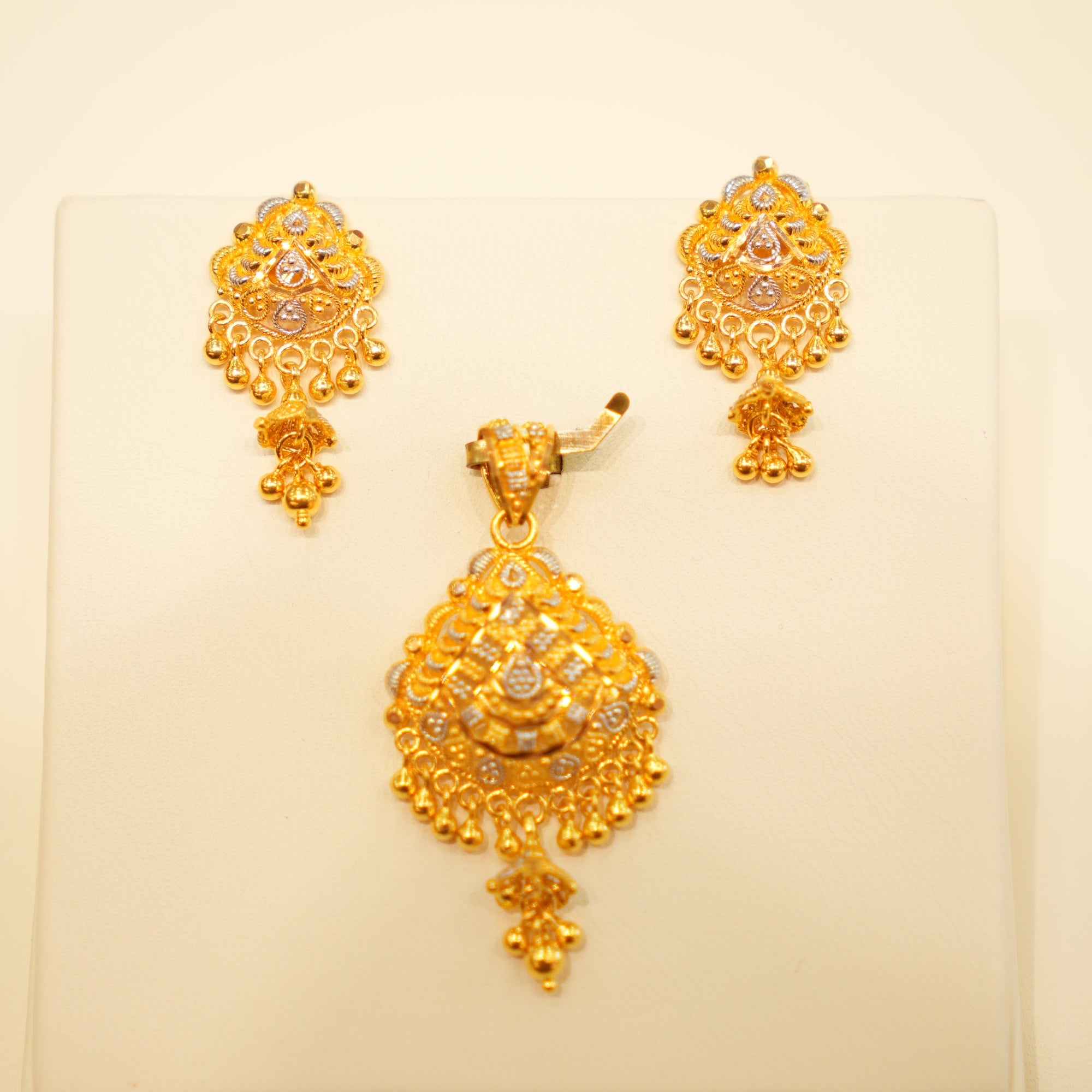 22K Gold Two-Tone Paisley Filigree Pendant Set