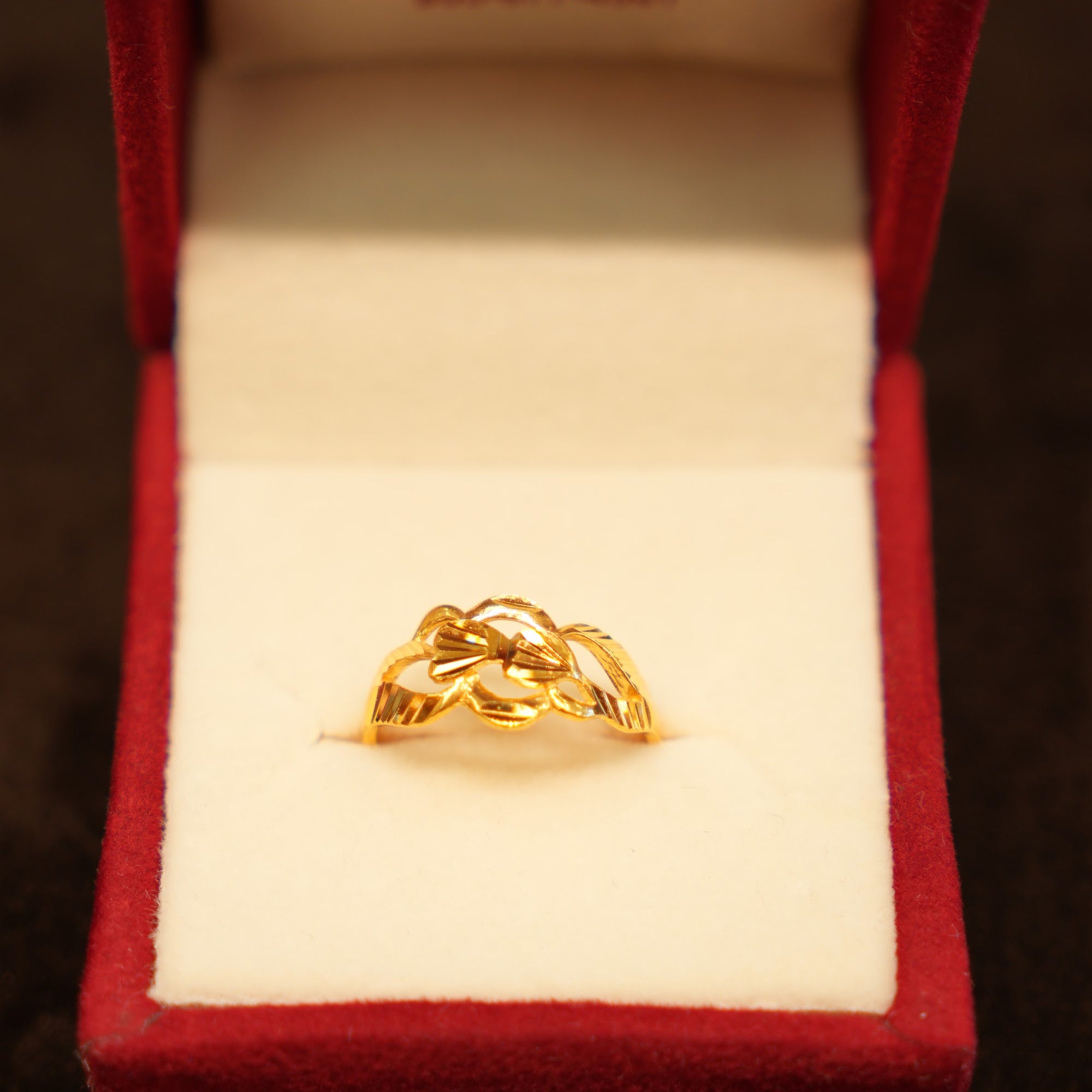 22K Gold Scalloped Filigree Ring