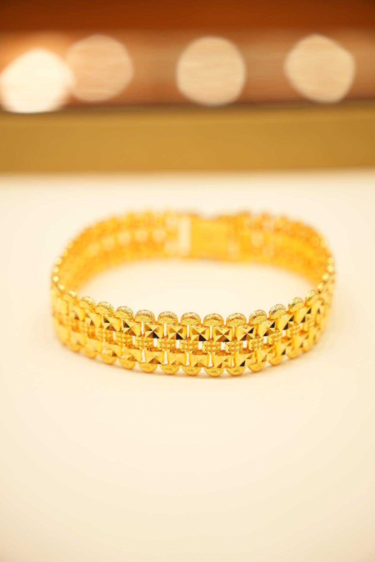22K Gold Pyramid Stud Bangle Bracelet