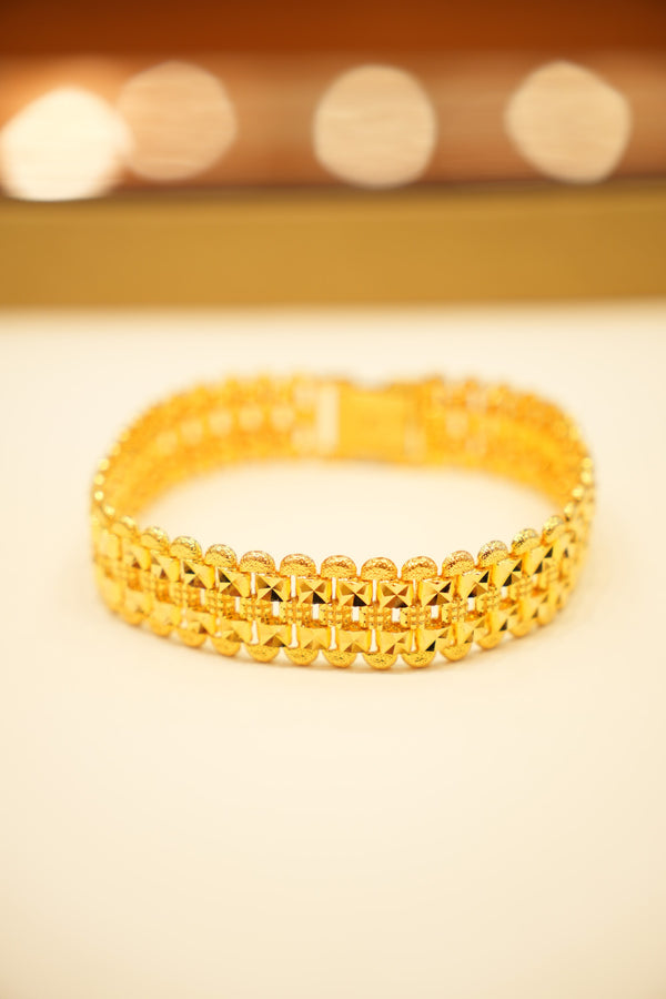 22K Gold Pyramid Stud Bangle Bracelet