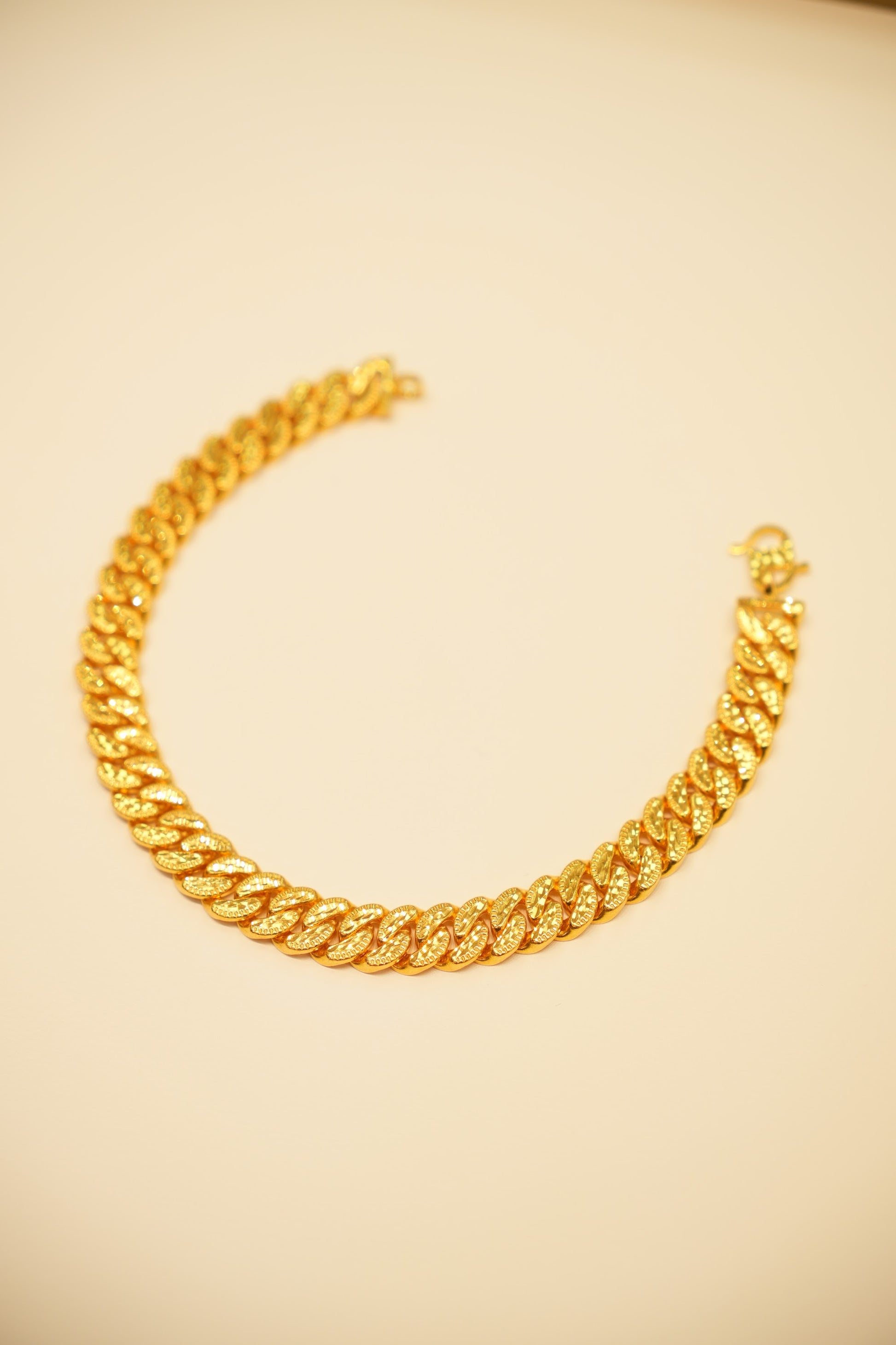 22K Gold Filigree Curb Bracelet