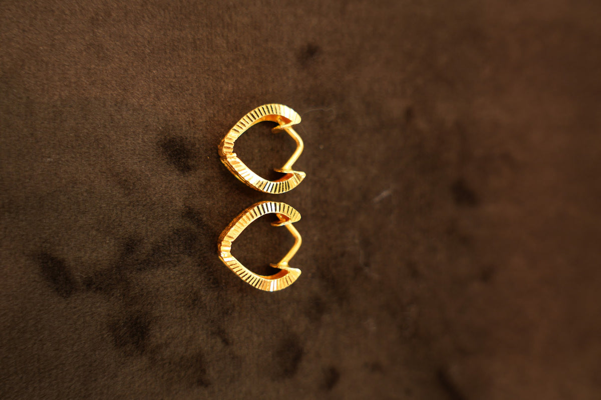 22K Gold Pointed Heart Hoop Earrings