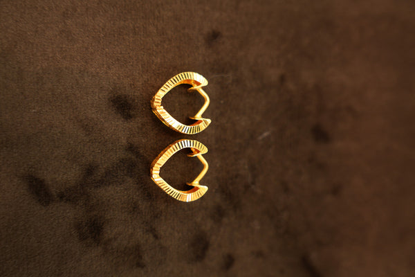 22K Gold Pointed Heart Hoop Earrings