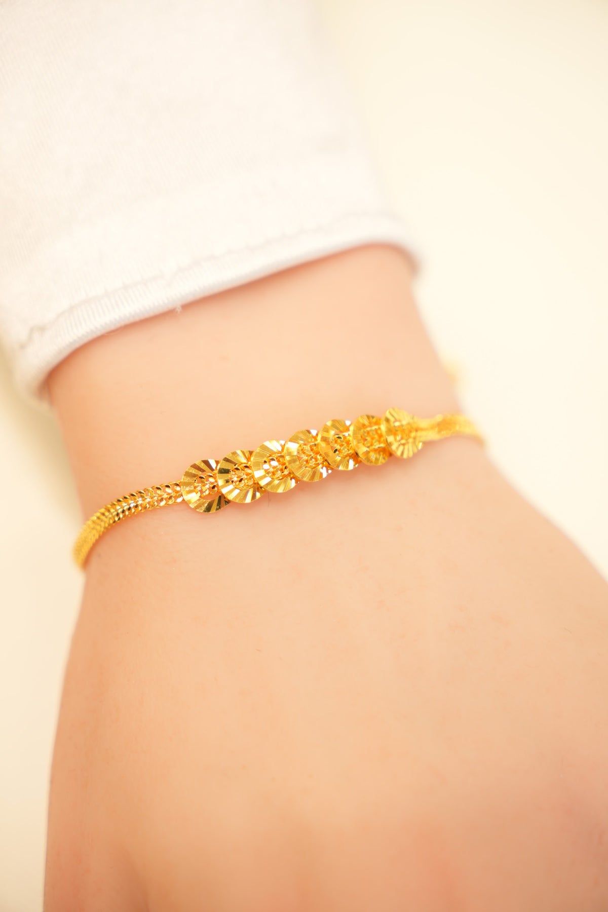 22K Gold Fan Disc Accent Bracelet