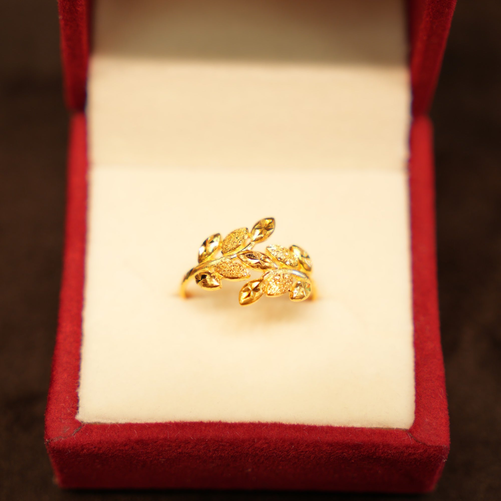 22K Gold Leaf Vine Ring