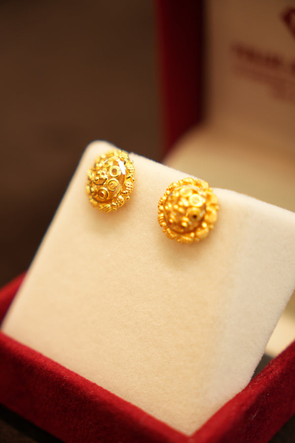 22K Gold Dotted Swirl Scalloped Stud Earrings