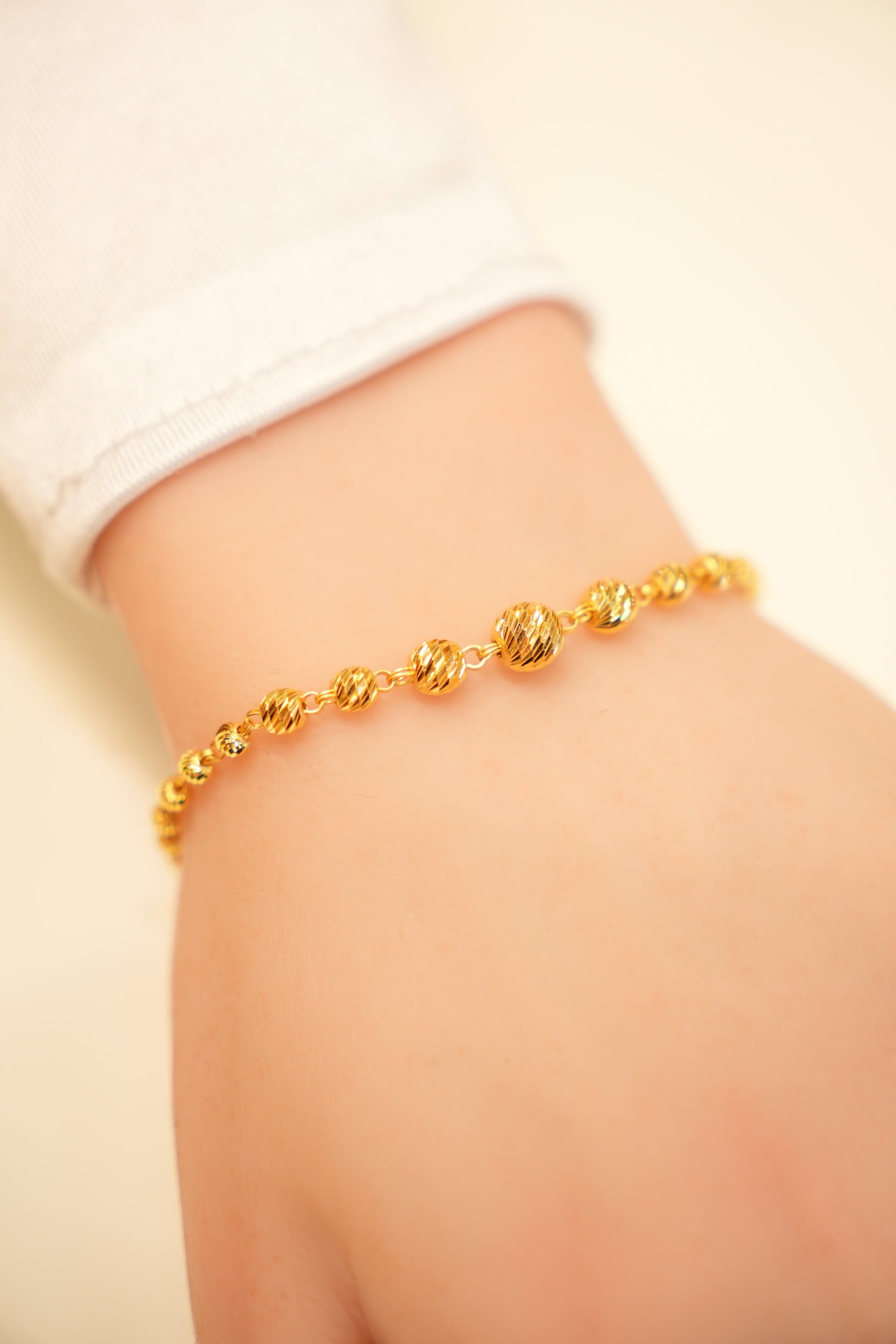 22K Gold Ridged Bead Bracelet