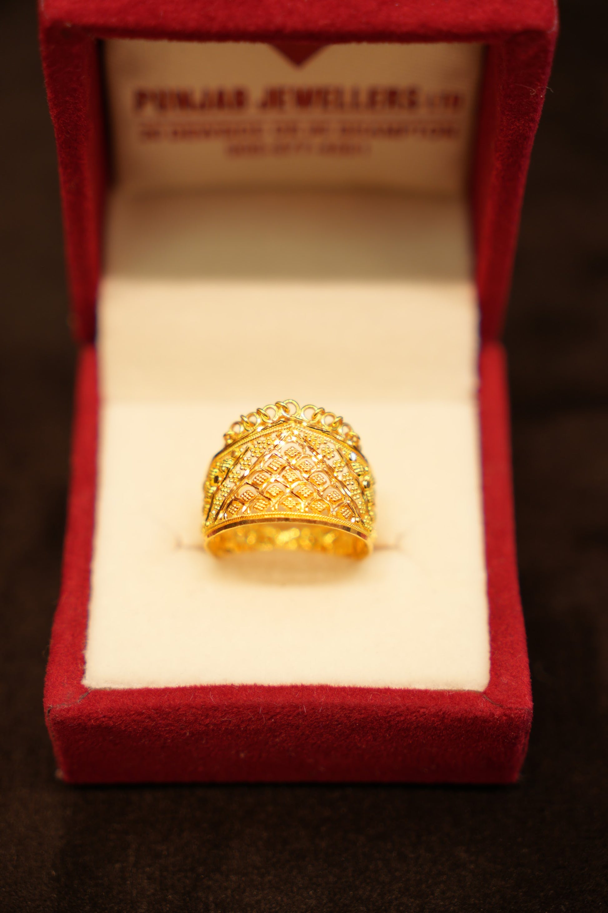 22K Gold Scalloped Lattice Crown Ring