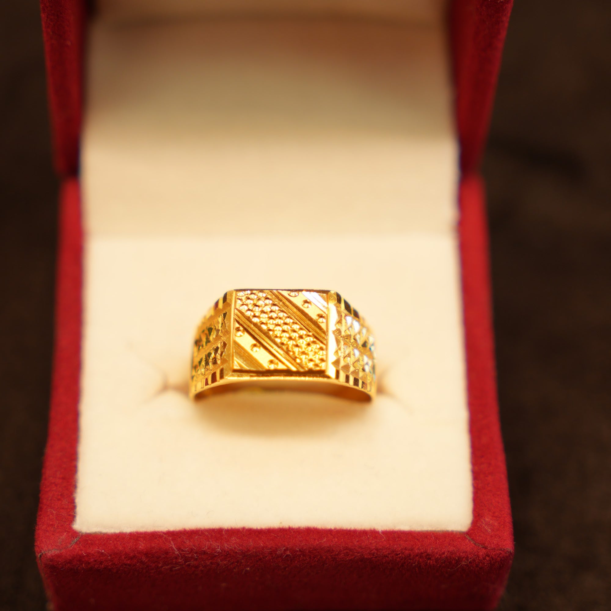 22K Gold Diagonal Beaded Panel Ring