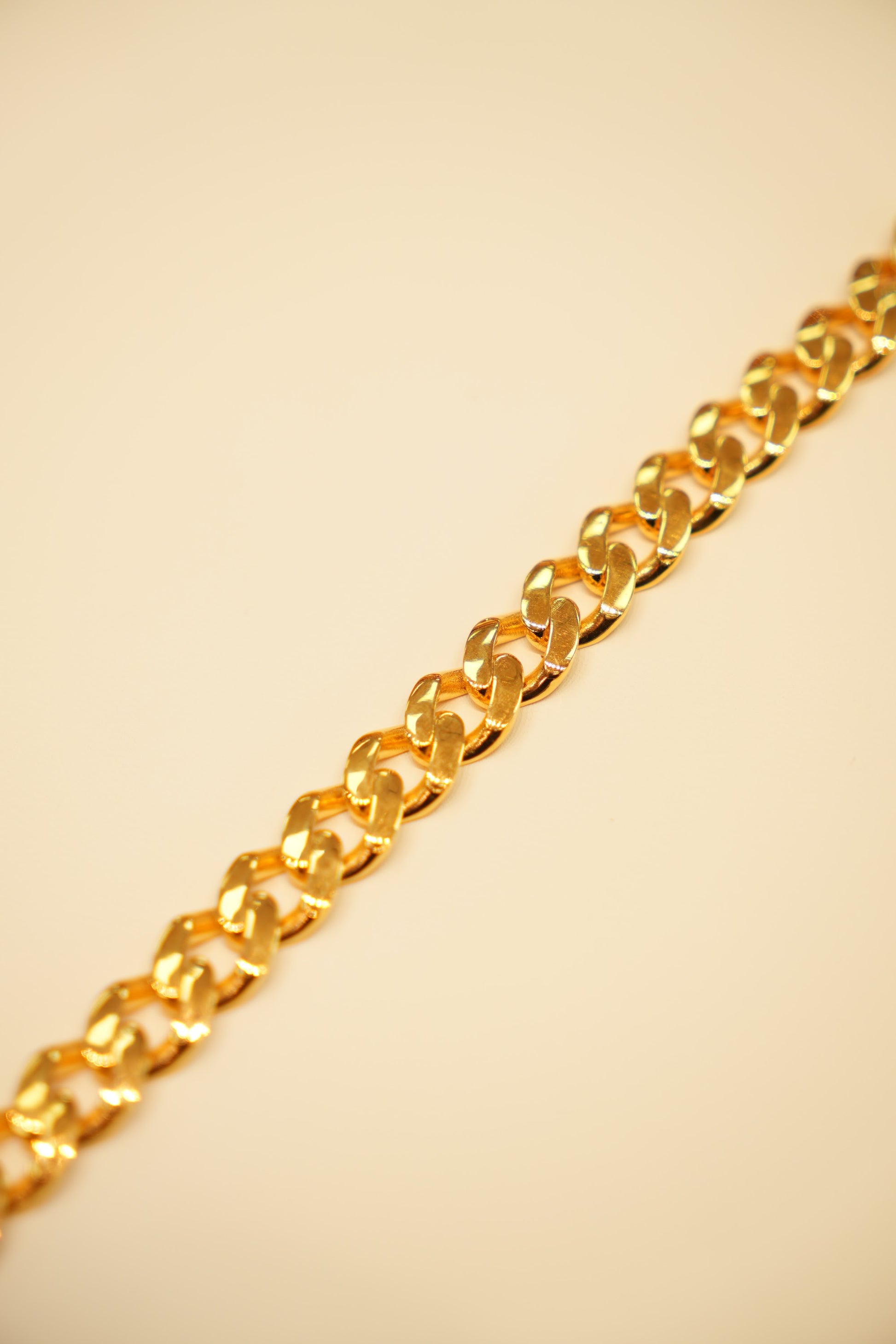 22K Gold Rounded Curb Bracelet
