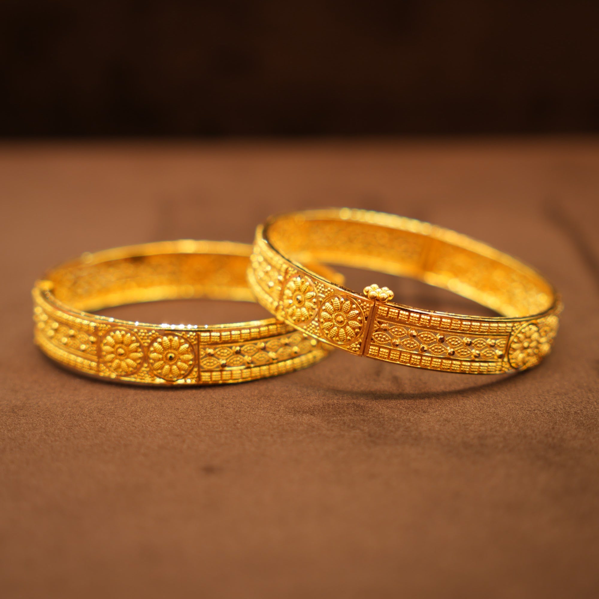 22K Gold Flower Row Screw Bangles