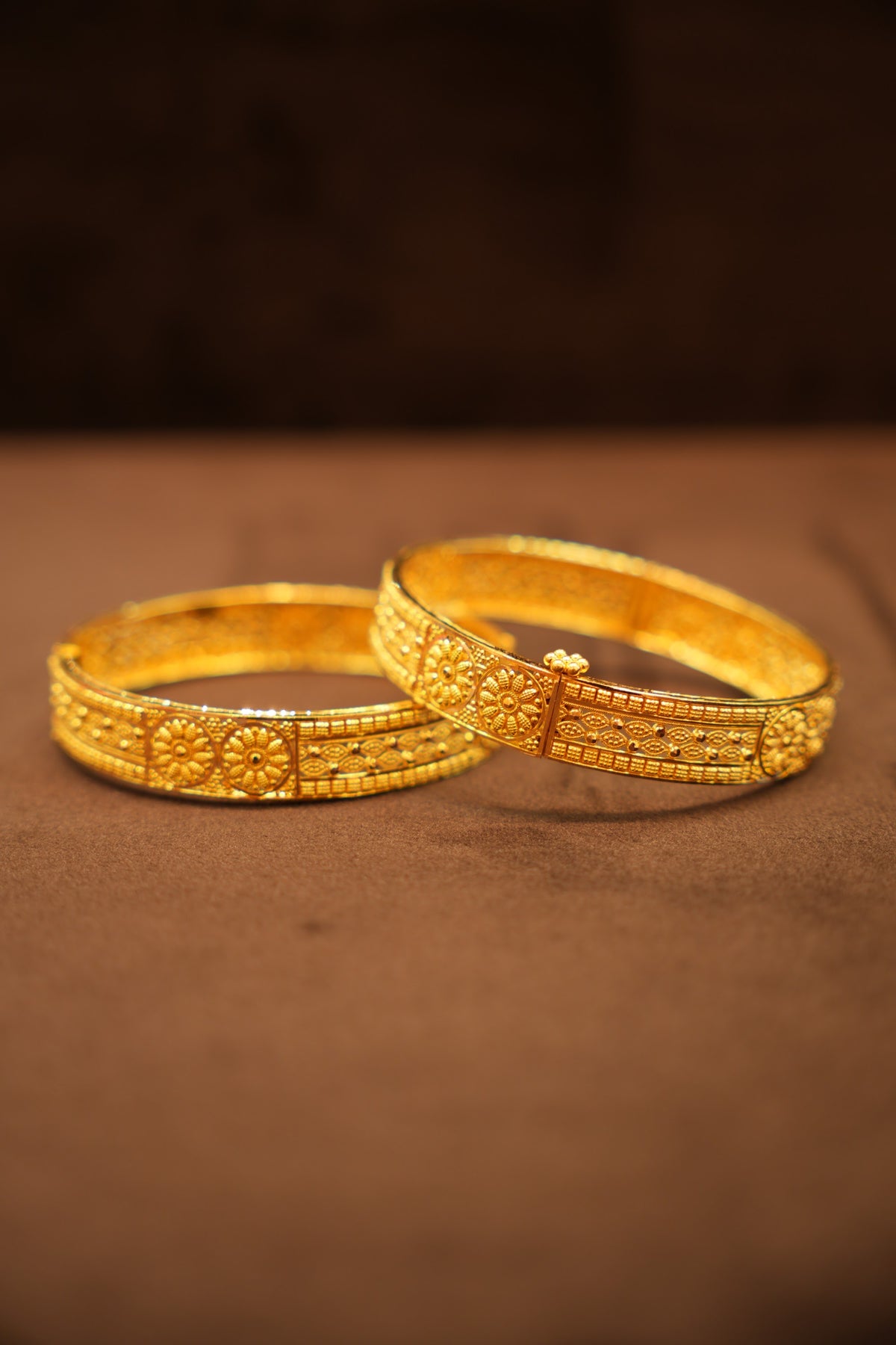 22K Gold Flower Row Screw Bangles