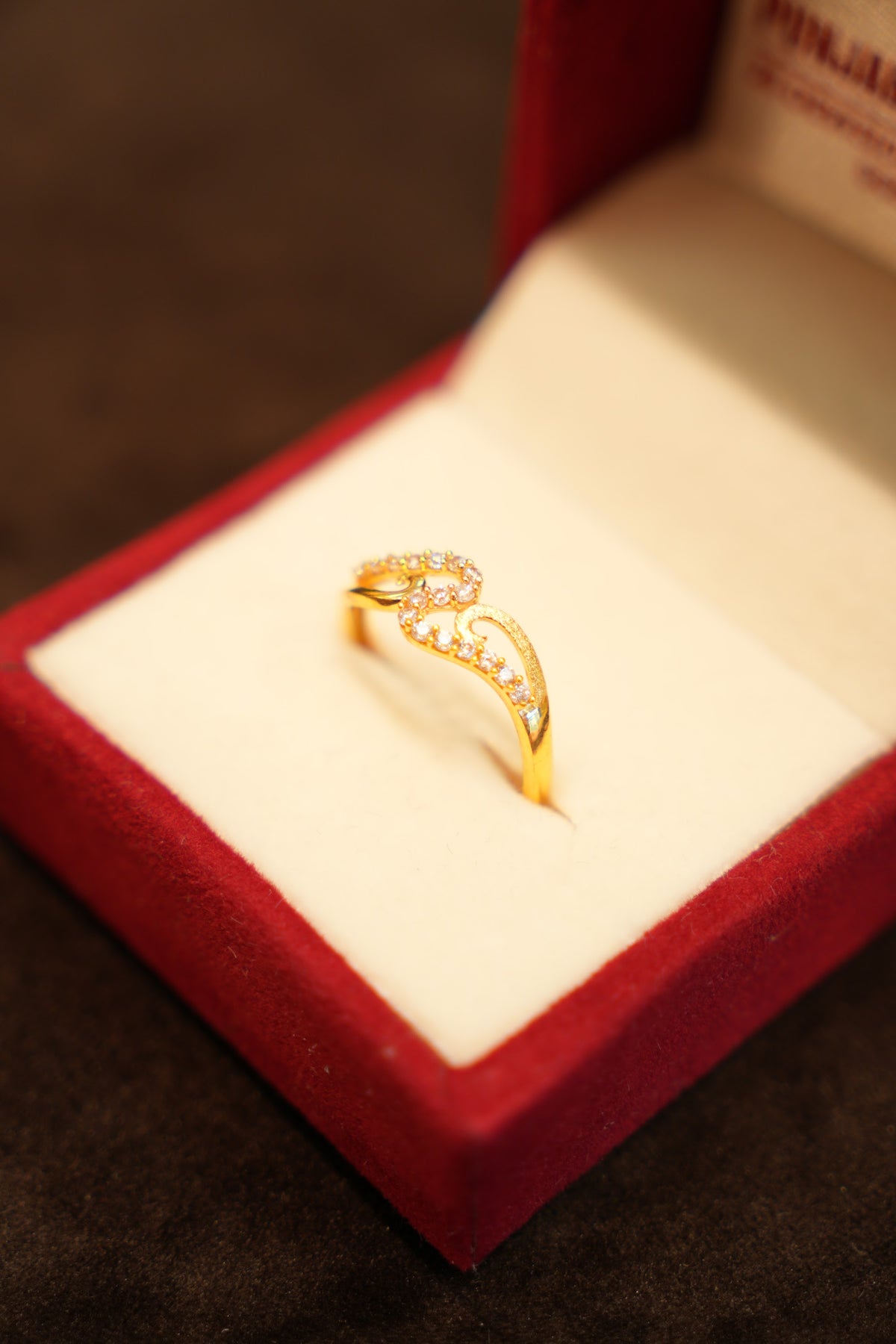 22K Gold Paisley Swirl Ring