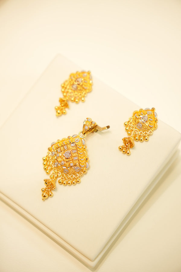 22K Gold Two-Tone Paisley Filigree Pendant Set