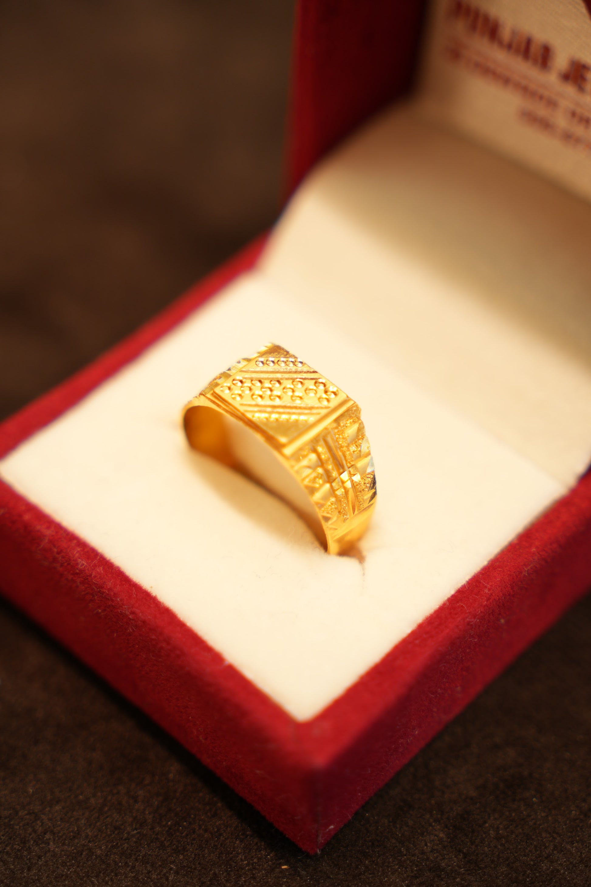 22K Gold Dotted Grid Panel Ring
