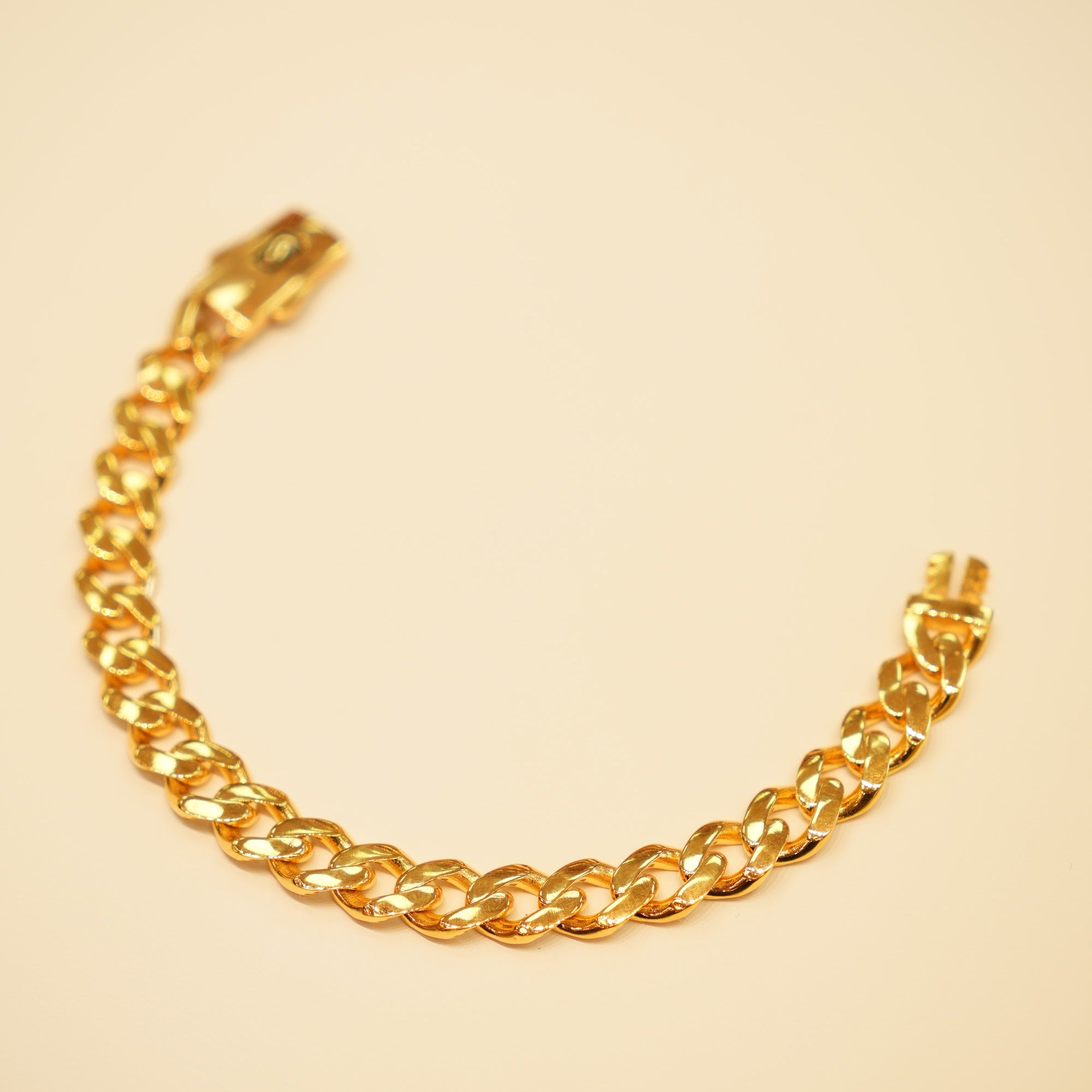 22K Gold Rounded Curb Bracelet
