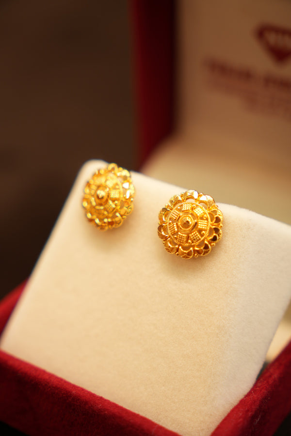 22K Gold Heart-Petal Flower Stud Earrings