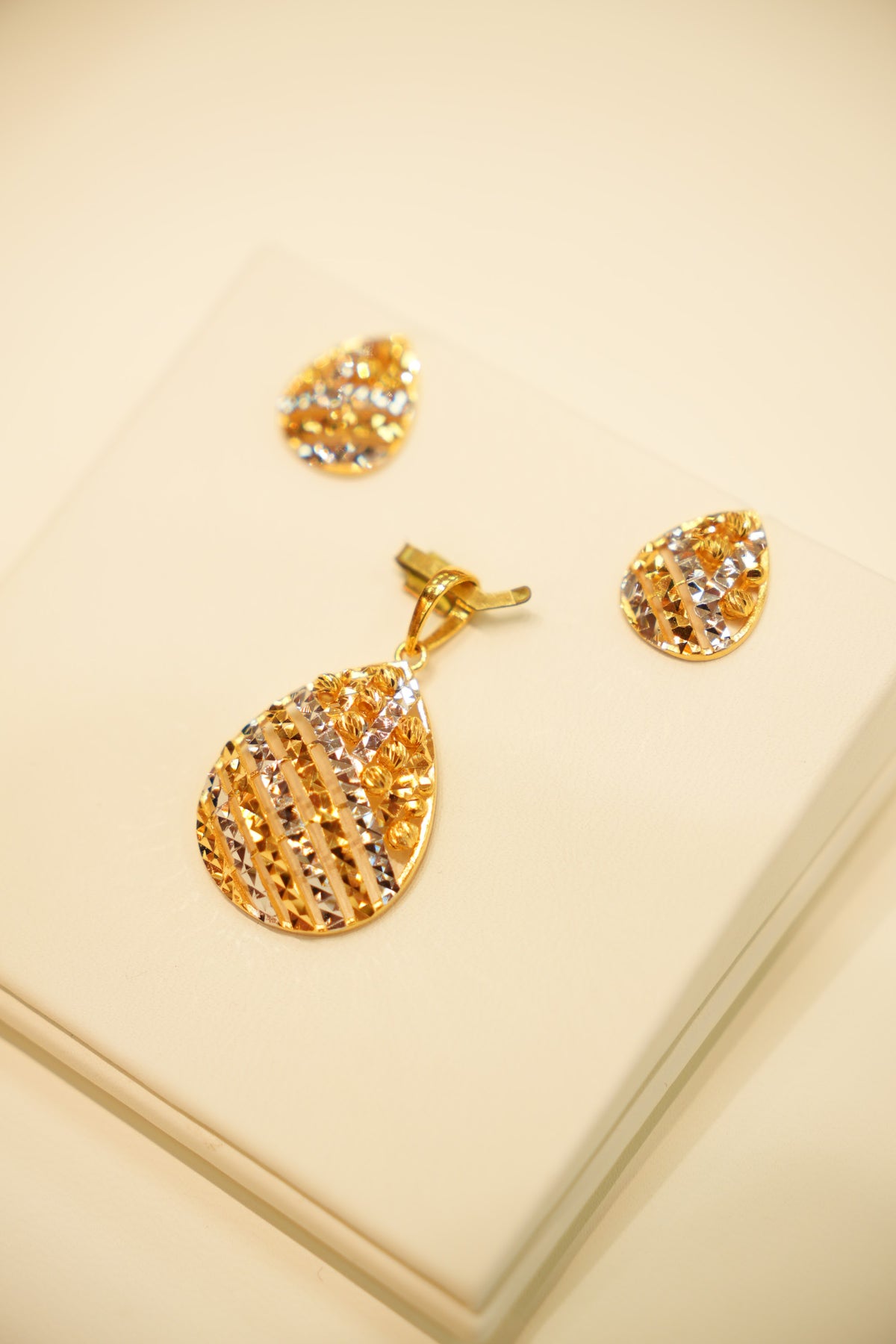 22K Gold Two-Tone Woven Teardrop Pendant Set