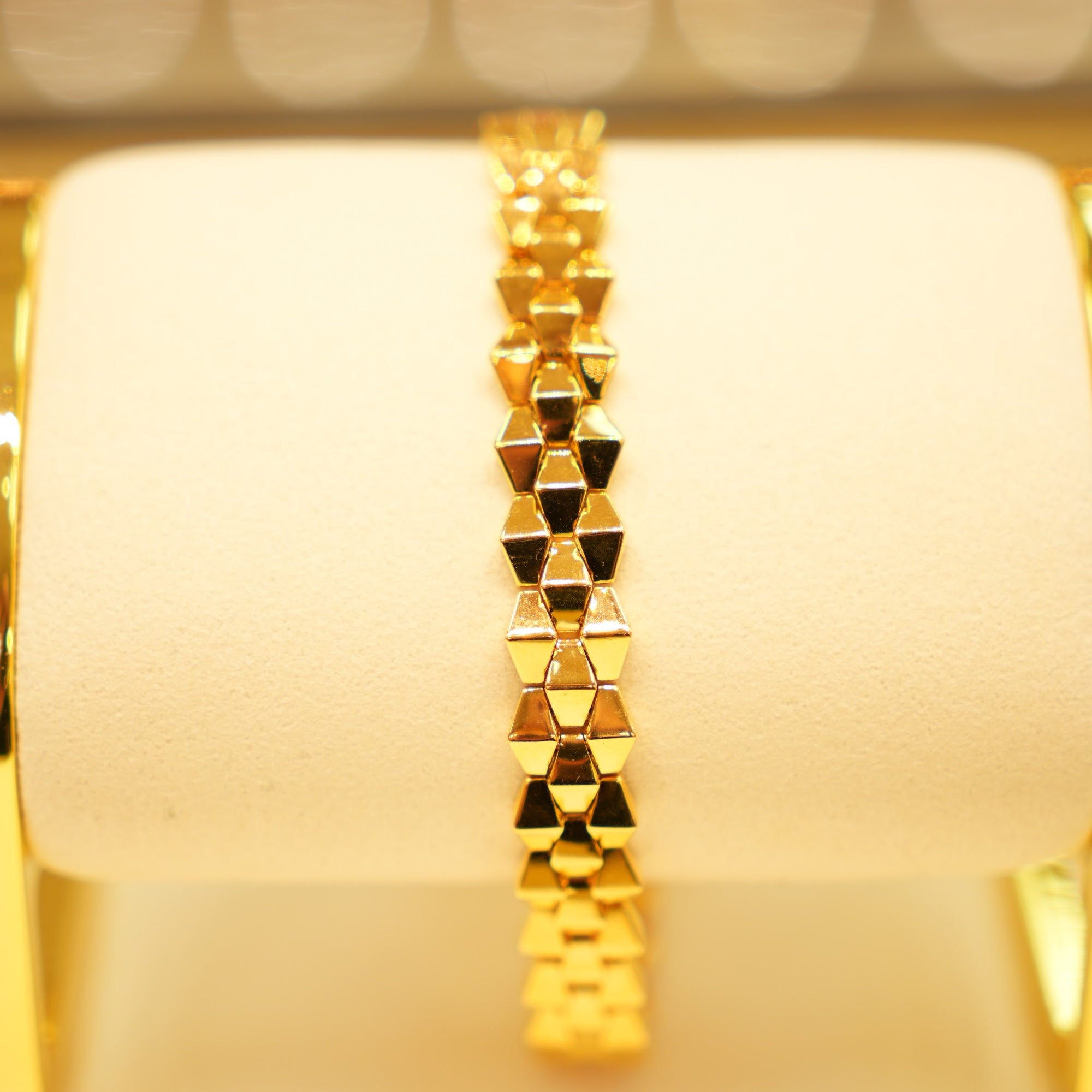 22K Gold Faceted Chevron Link Bracelet