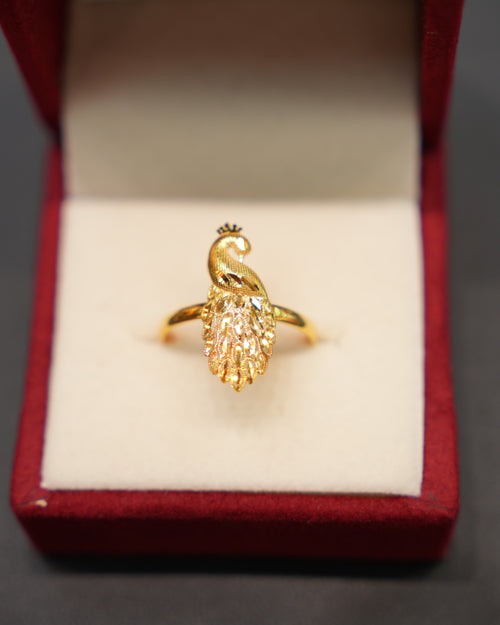 22K Gold Ladies Ring