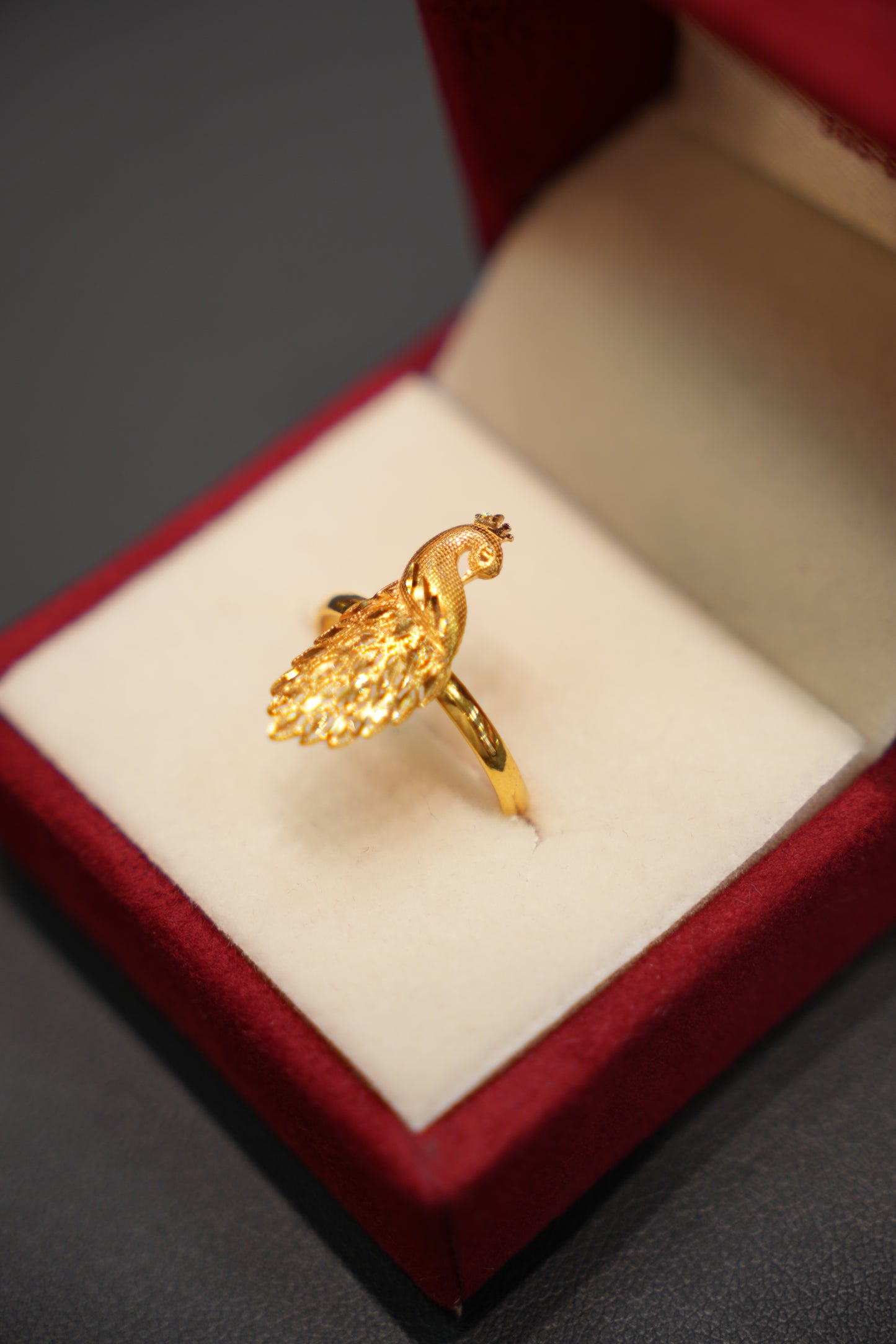 22K Gold Ladies Ring