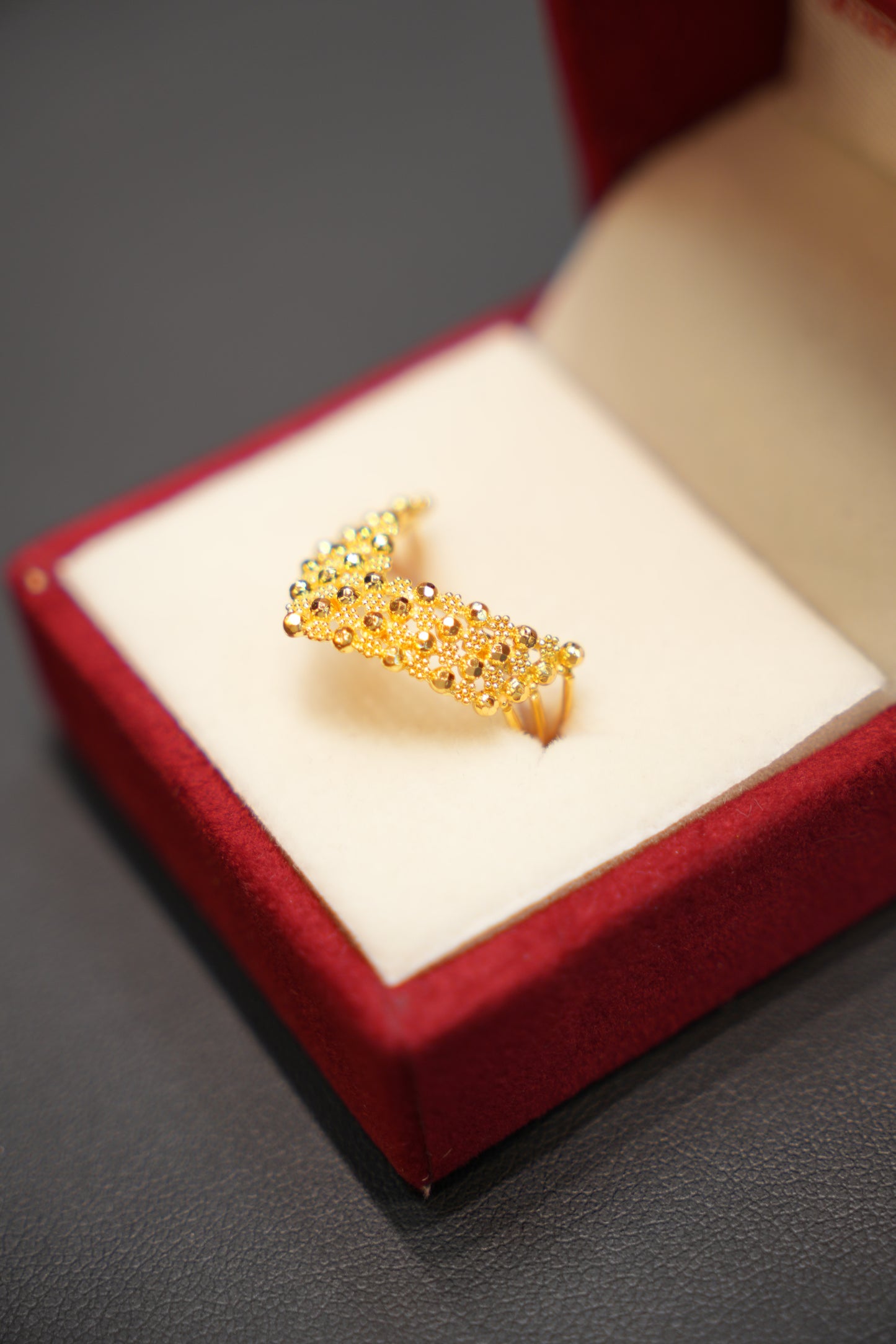 22K Gold Ladies Ring