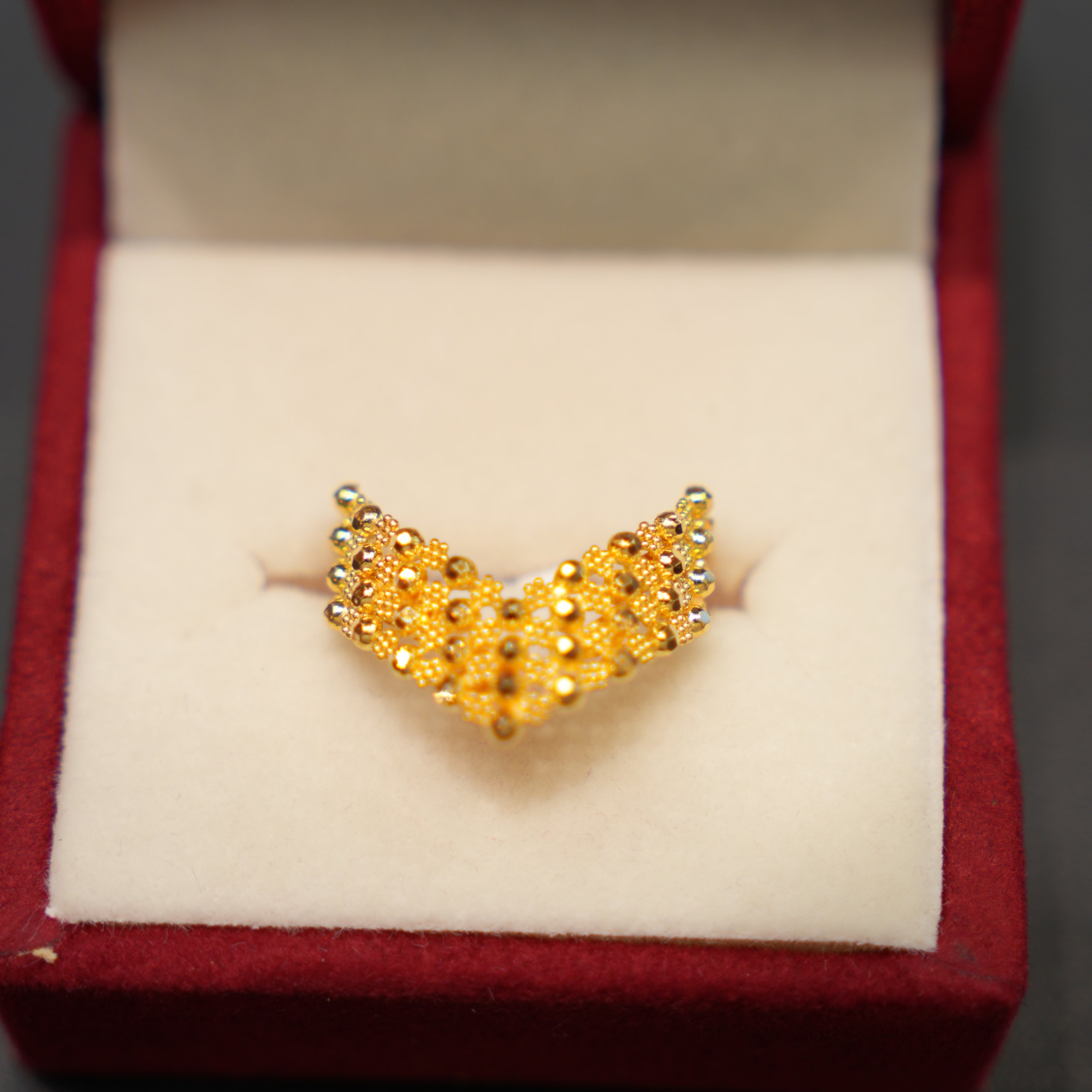 22K Gold Ladies Ring