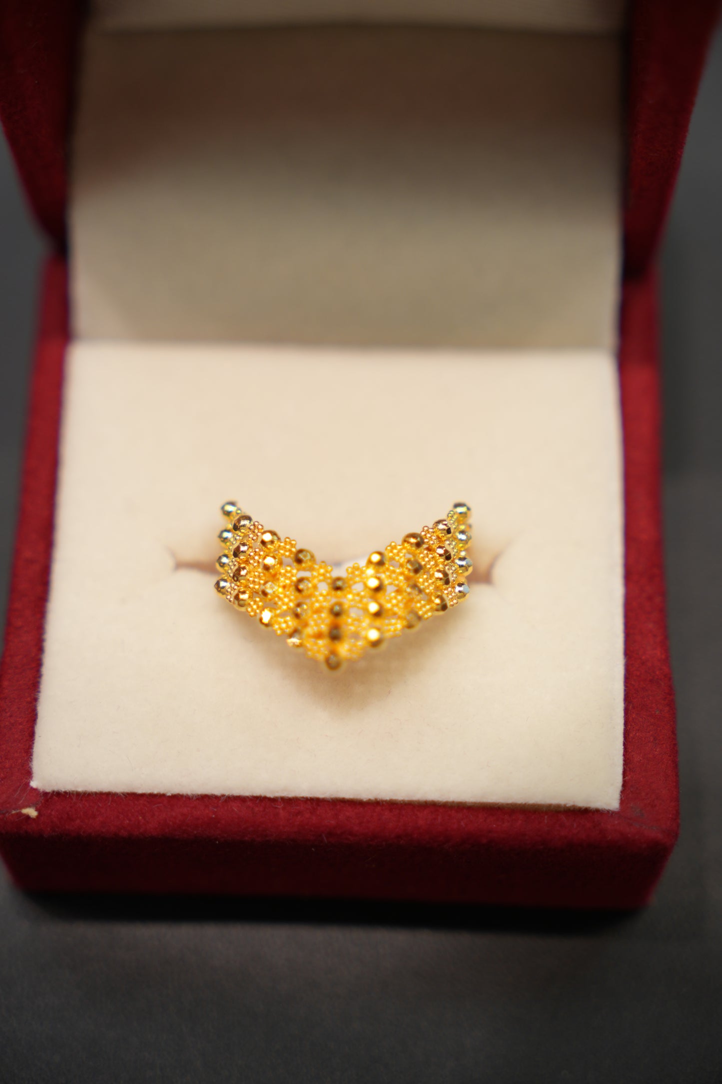 22K Gold Ladies Ring