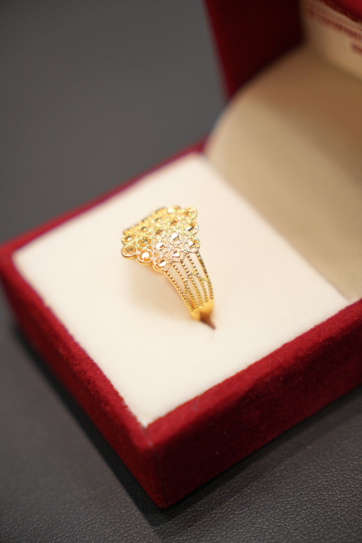 22K Gold Ladies Ring