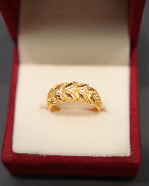 22K Gold Ladies Ring