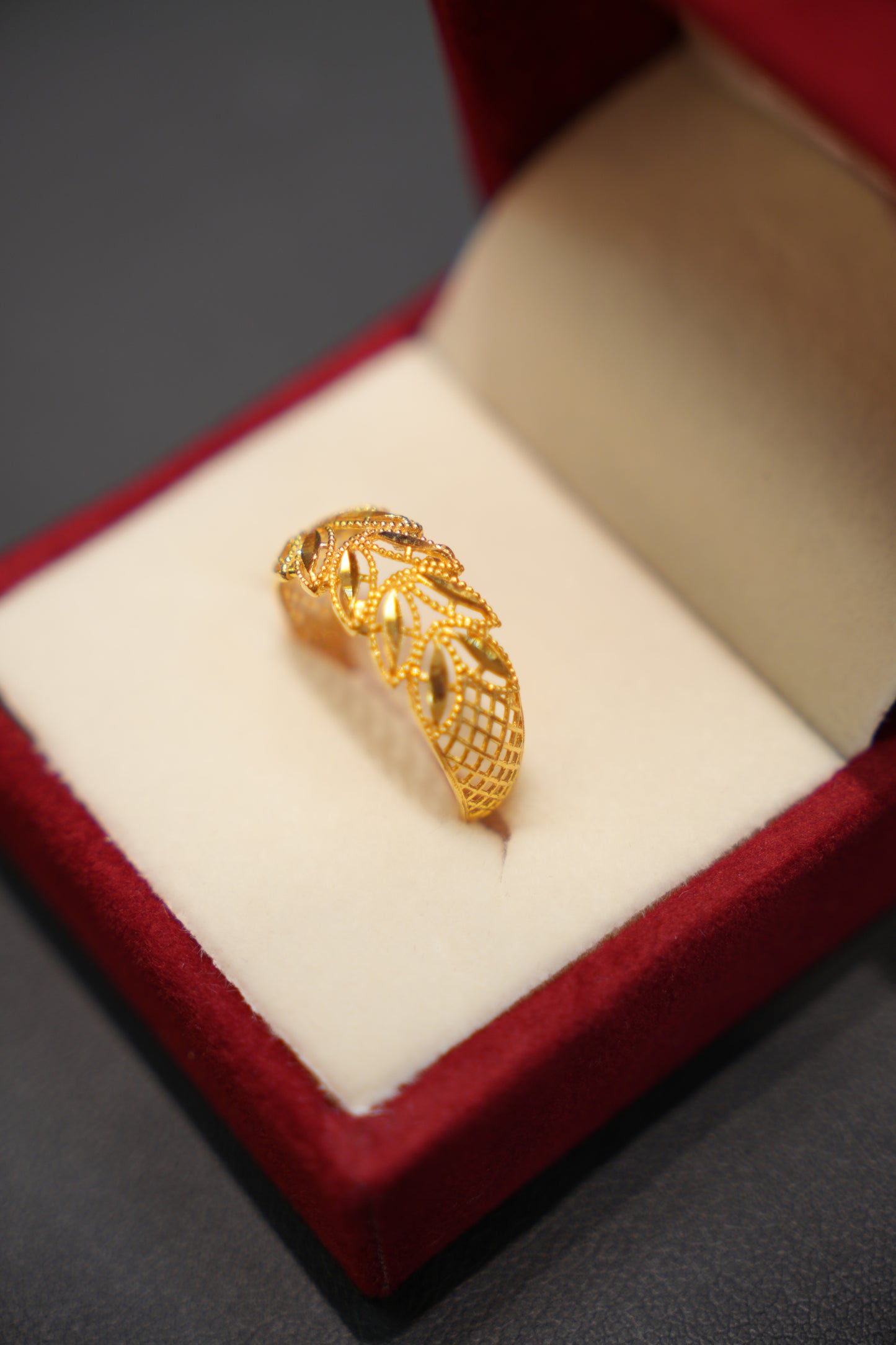 22K Gold Ladies Ring