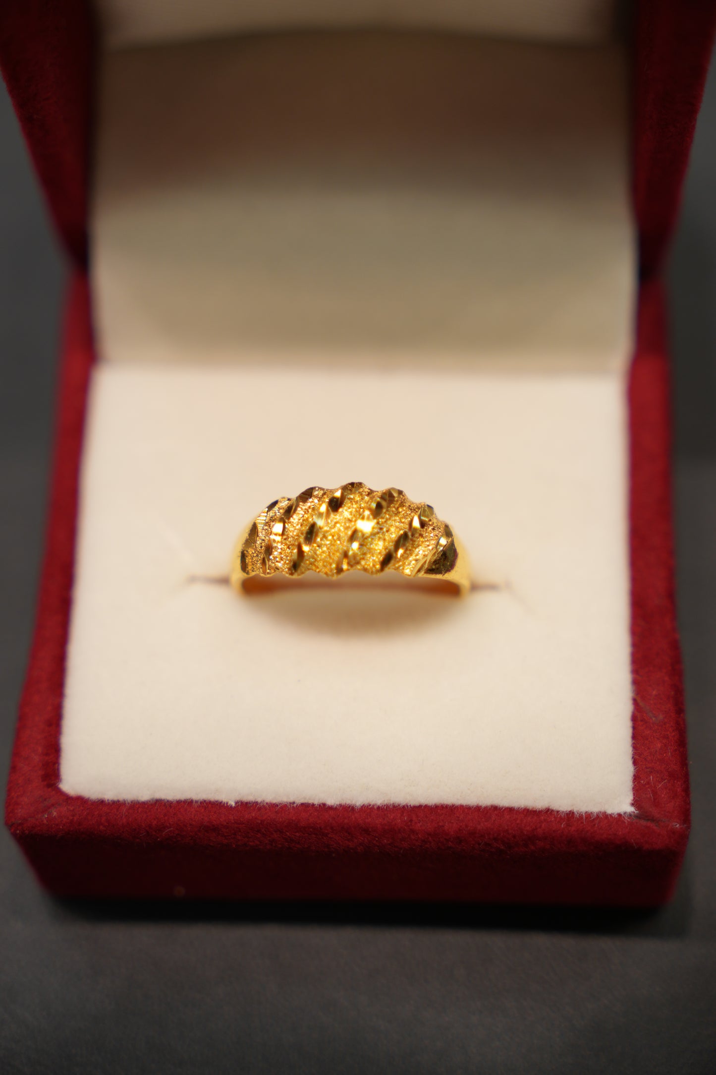 22K Gold Ladies Ring