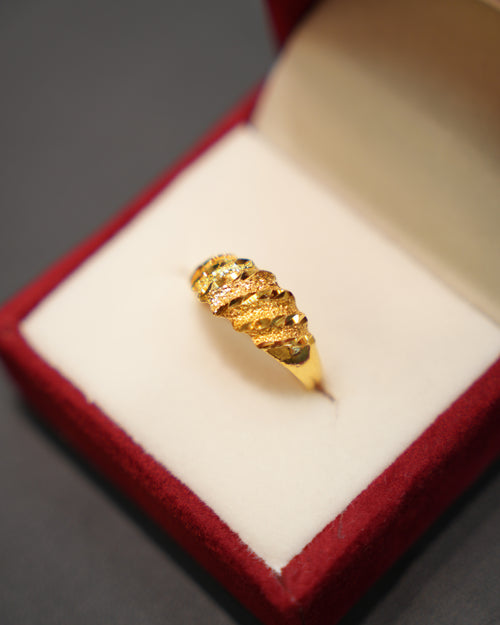 22K Gold Ladies Ring