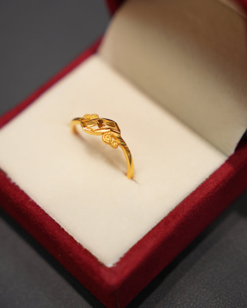 22K Gold Ladies Ring