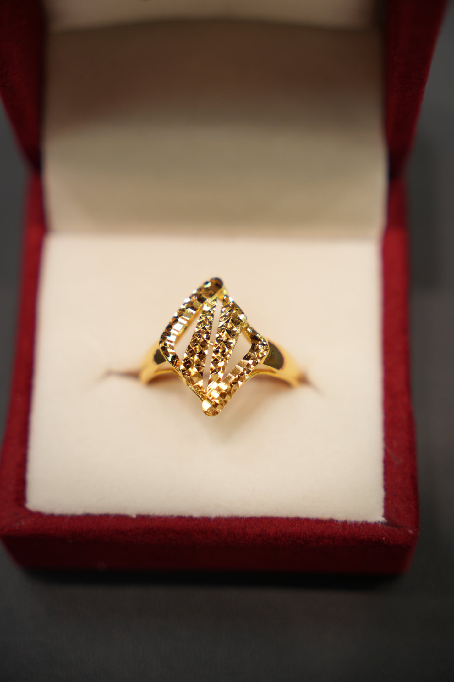 22K Gold Ladies Ring