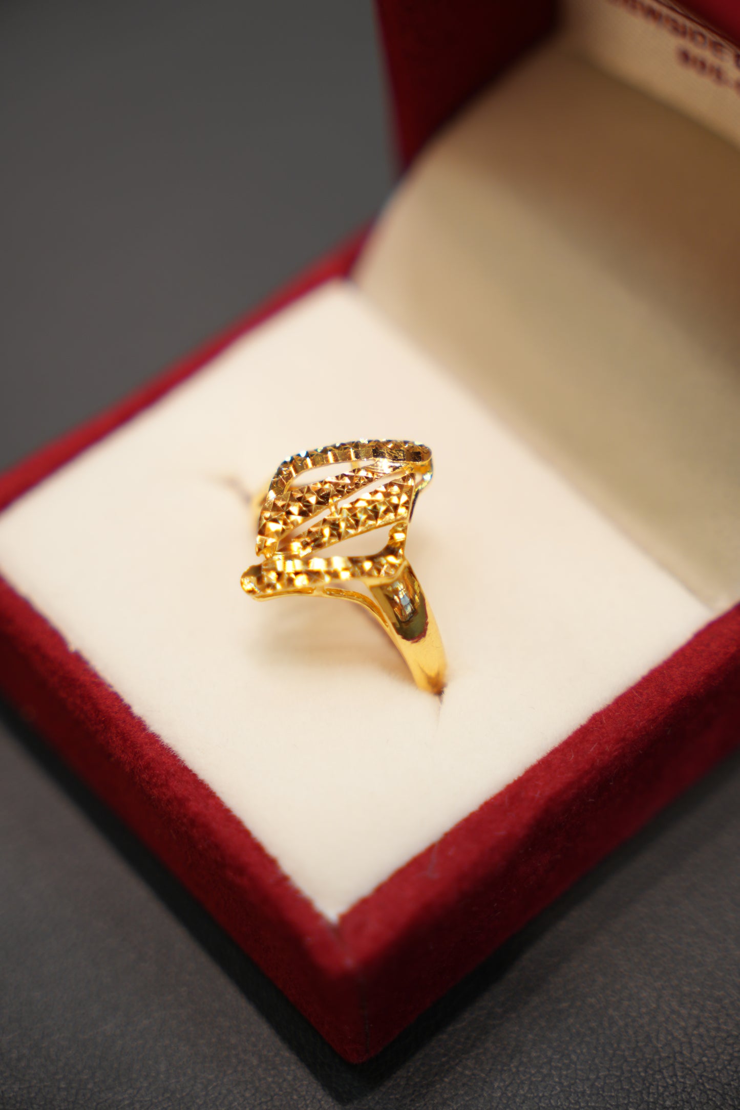 22K Gold Ladies Ring