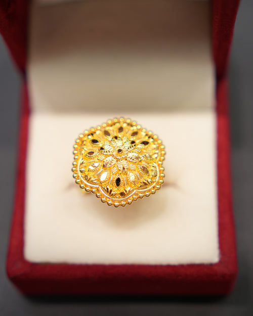 22K Gold Ladies Ring