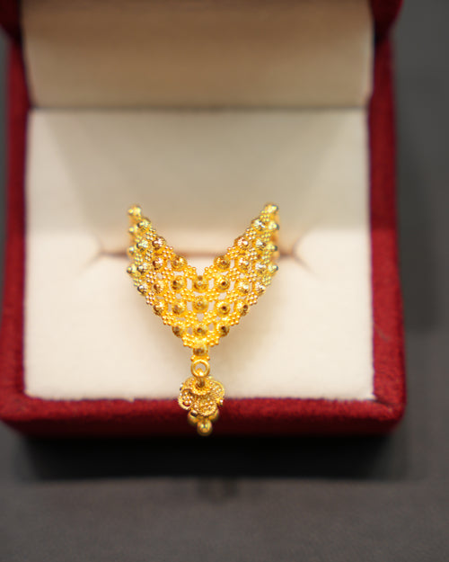 22K Gold Ladies Ring