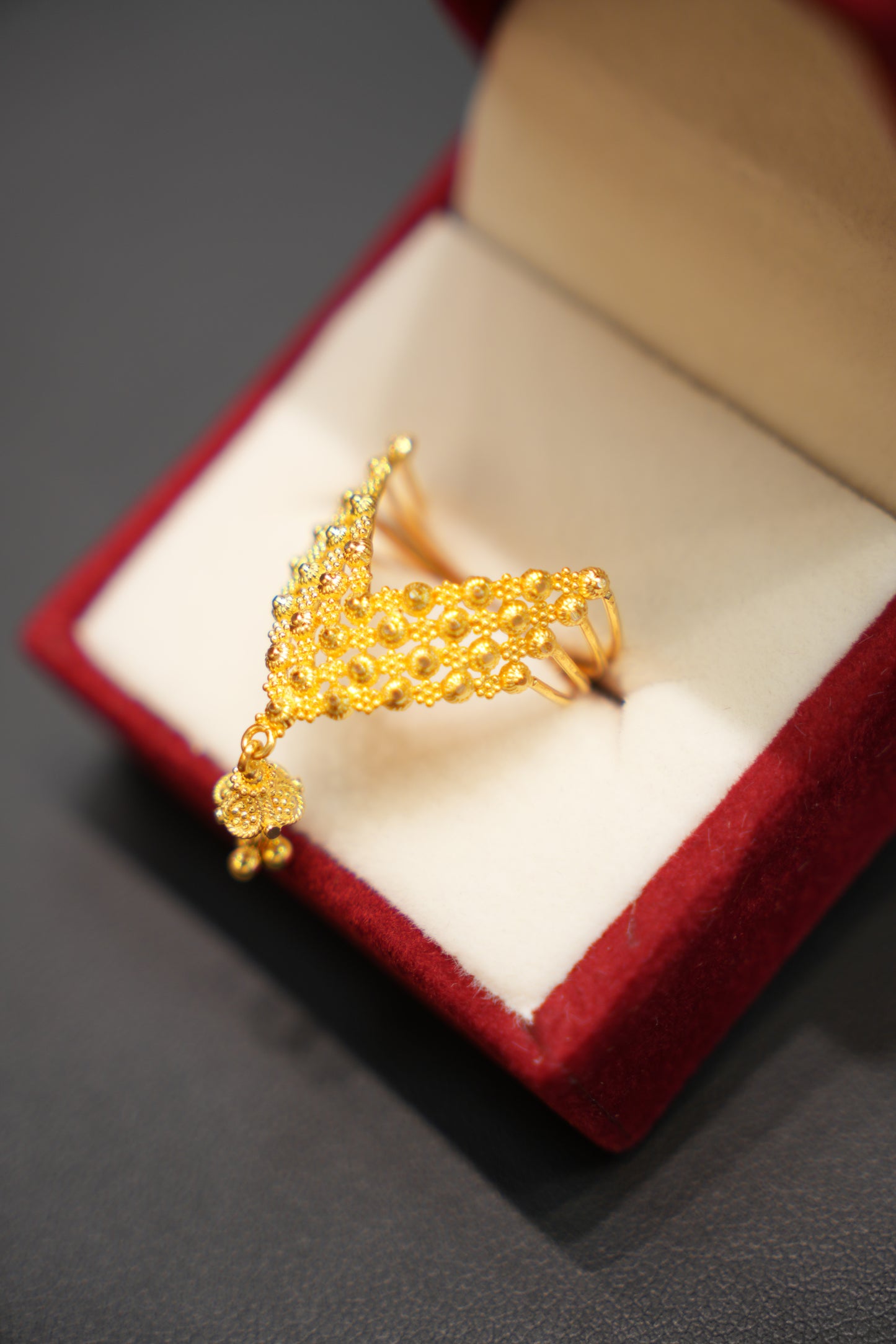 22K Gold Ladies Ring