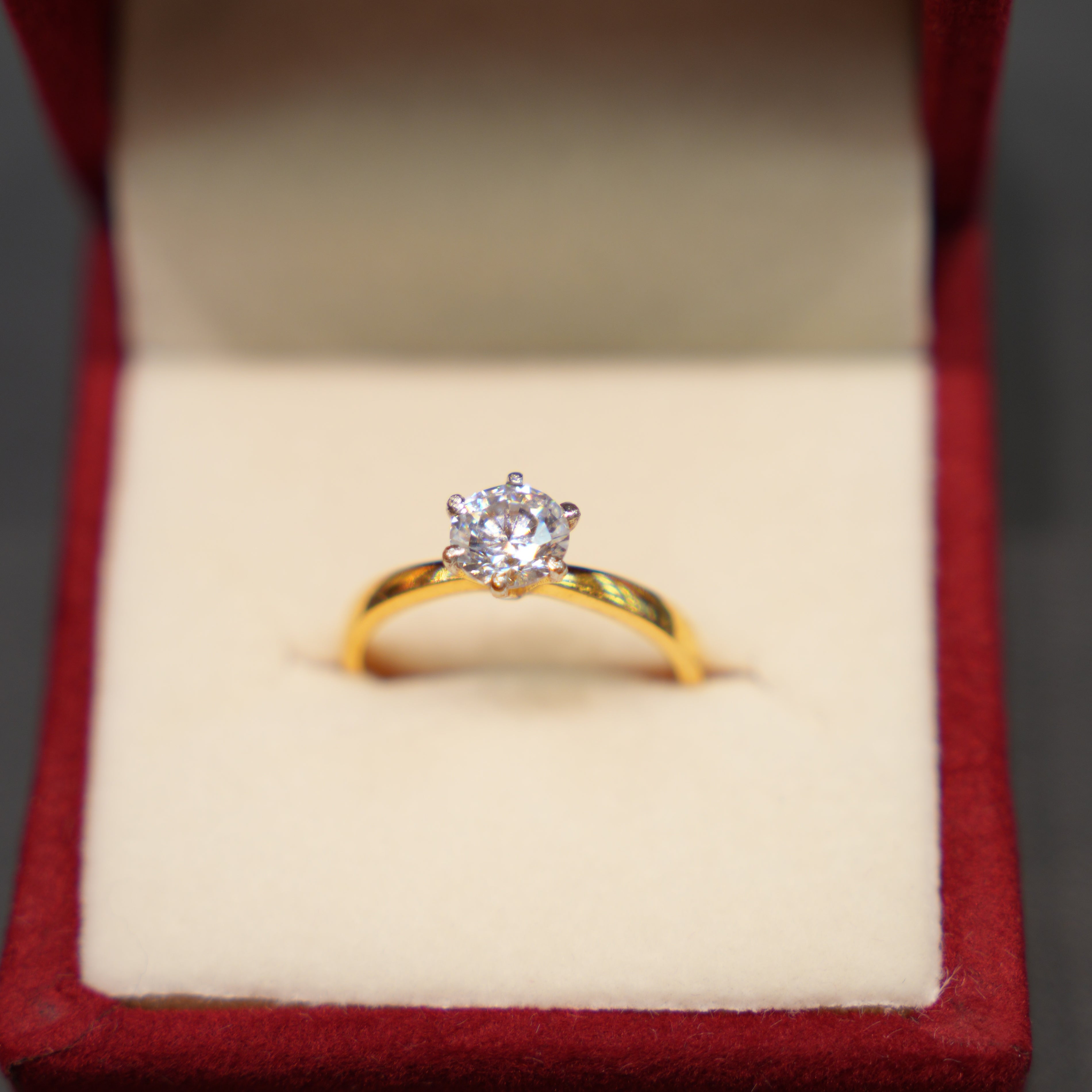 Stylish gold ring design