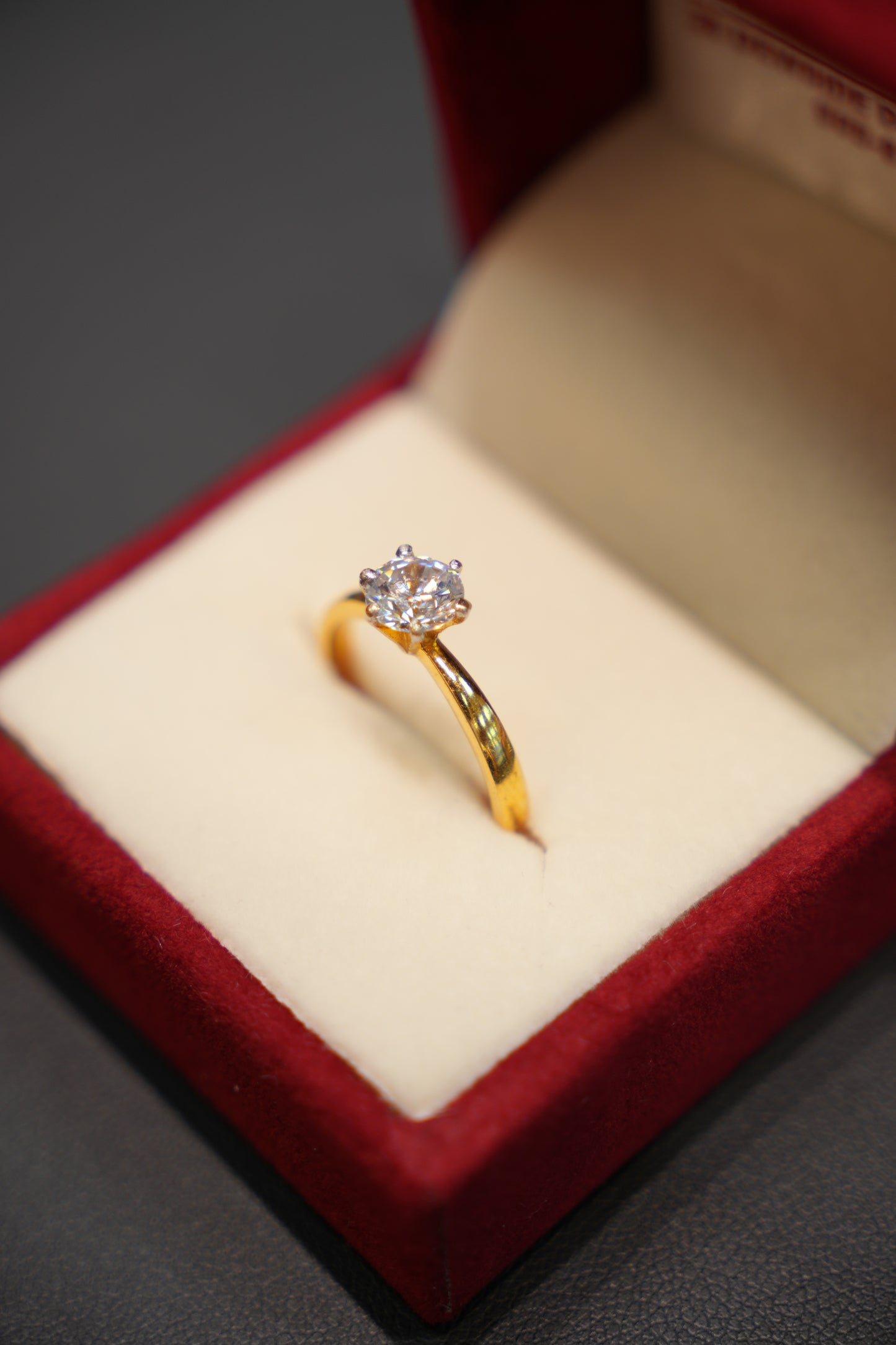 22K Gold Ladies Ring