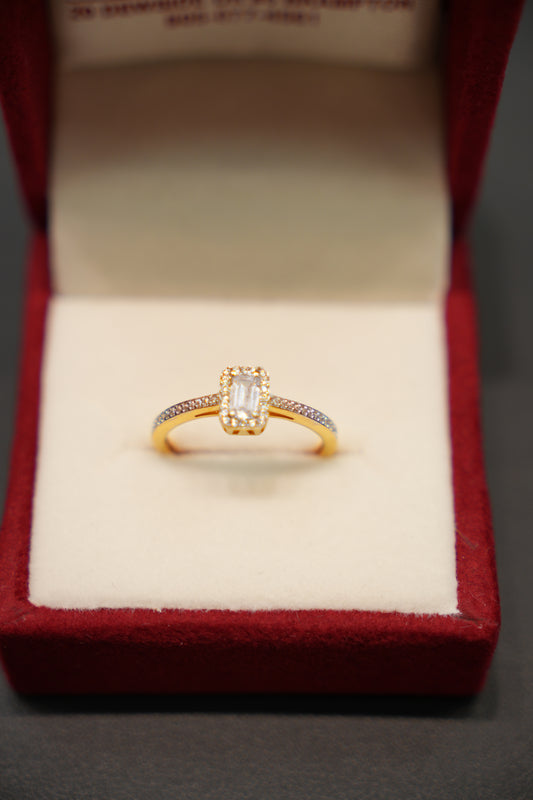 22K Gold Ladies Ring