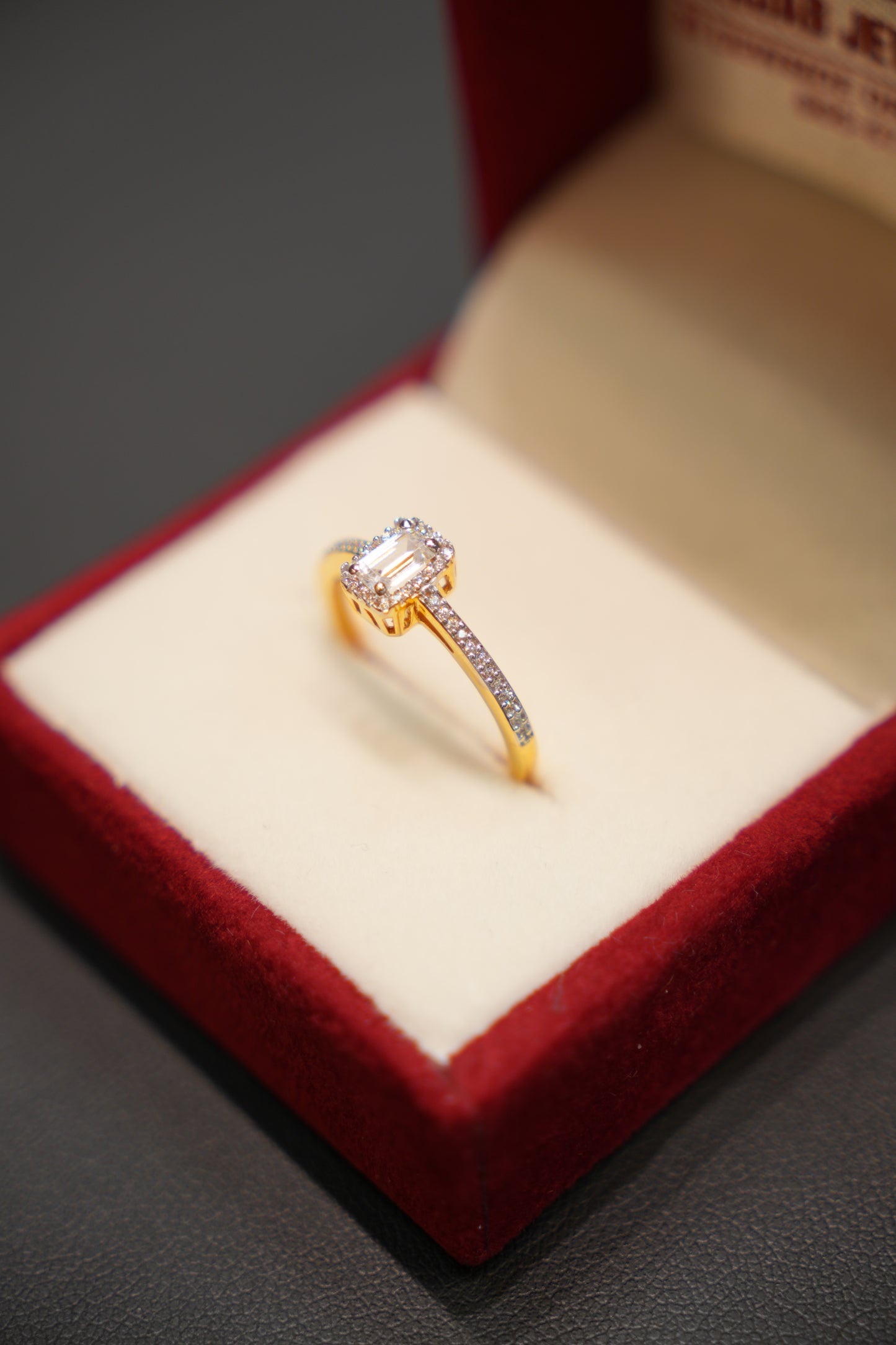 22K Gold Ladies Ring