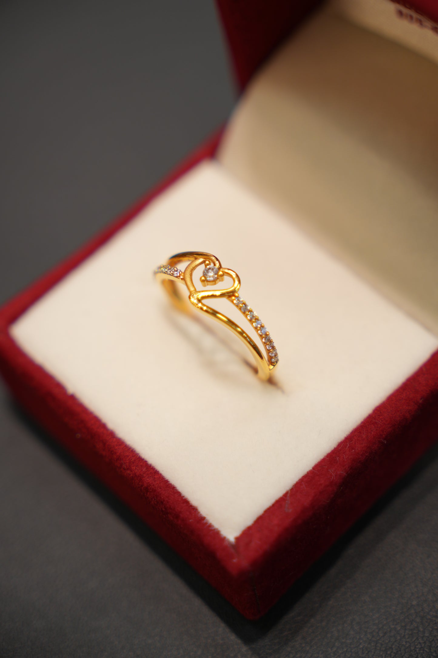 22K Gold Ladies Ring