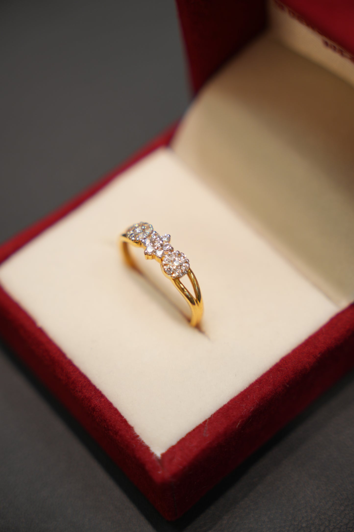 22K Gold Ladies Ring