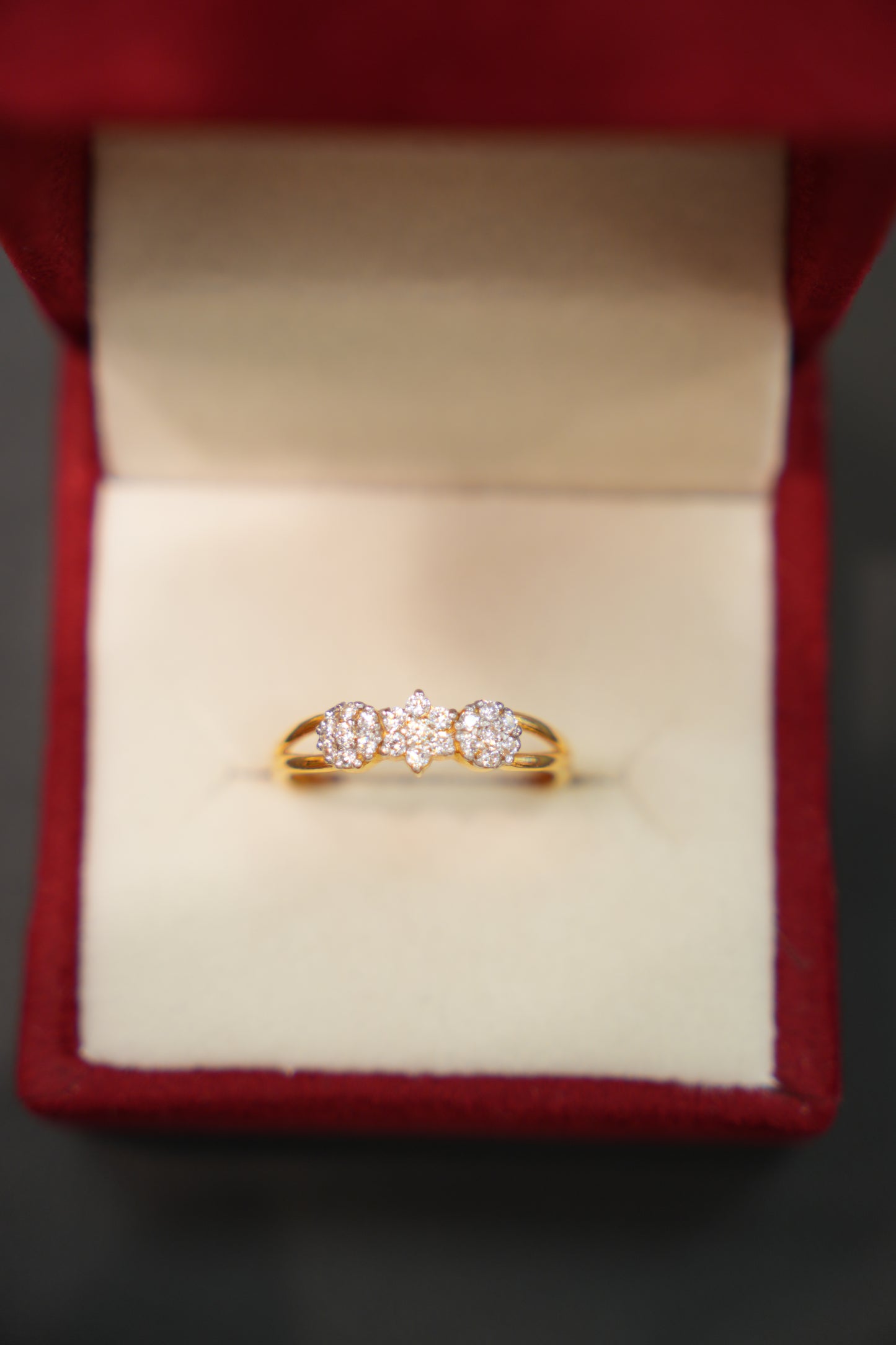 22K Gold Ladies Ring