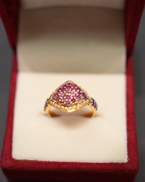 22K Gold Ladies Ring